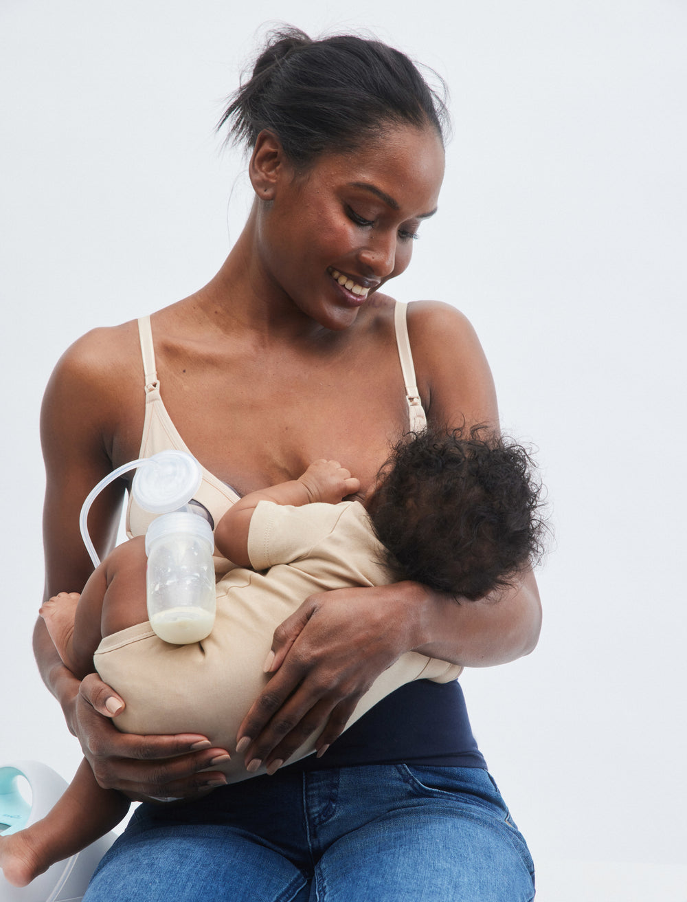 15 Best Hands-Free Pumping Bras For Every Nursing Mom